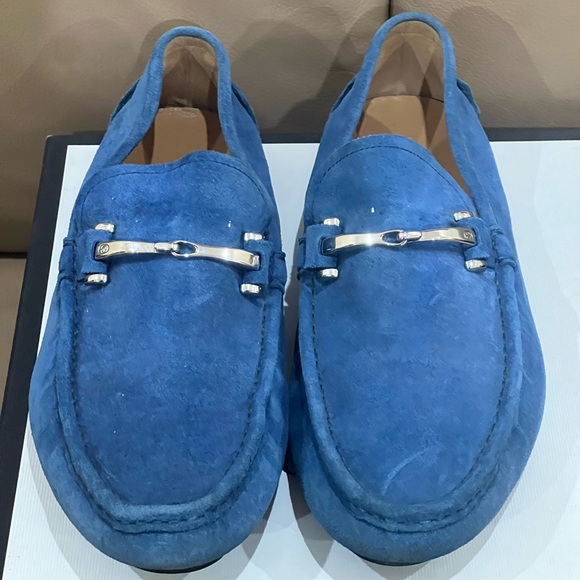 Authentic Gucci Drivers shoe in Excellent condition. Size 9 - Picture 2 of 11